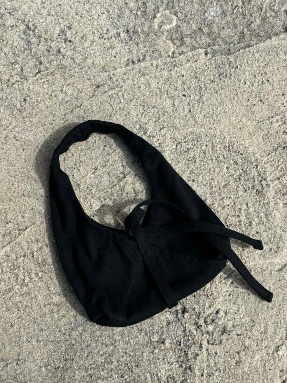 Digo Studio Baby Tie Cross Bag in Black